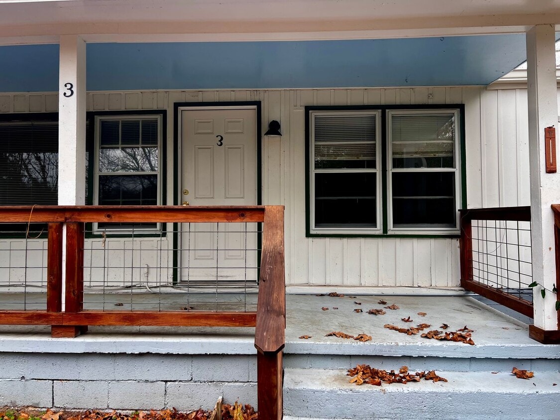 Photo - 571 WHITEHEAD RD | 2 BED 1 BATH + Water and Lawncare Included!