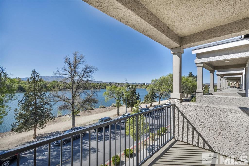 Foto principal - 2490 Eastshore Dr.