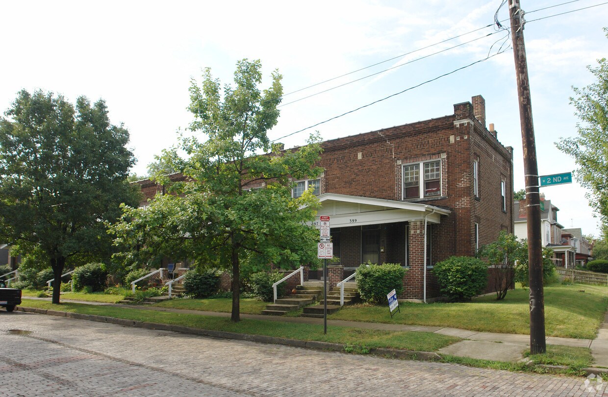 Building Photo - 385-399 W 2nd Ave