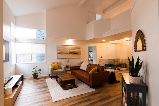 Entry/Living Room - 24333 SE 42nd St