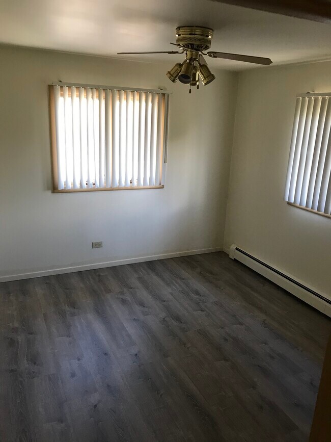 325 Neville Dr Unit 7, Grayslake, IL 60030 325 Neville Dr Grayslake