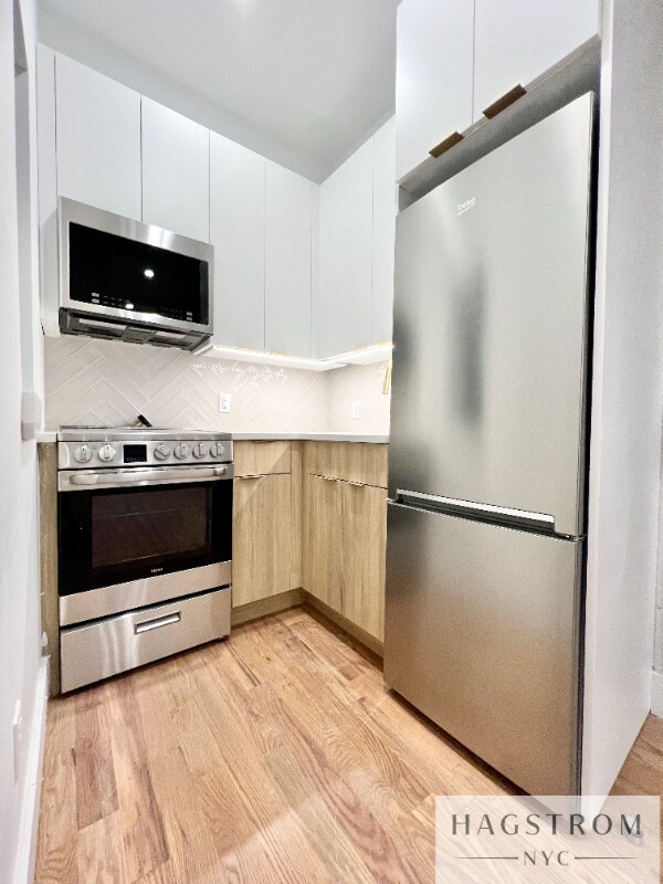 Building Photo - 322 E 93rd St