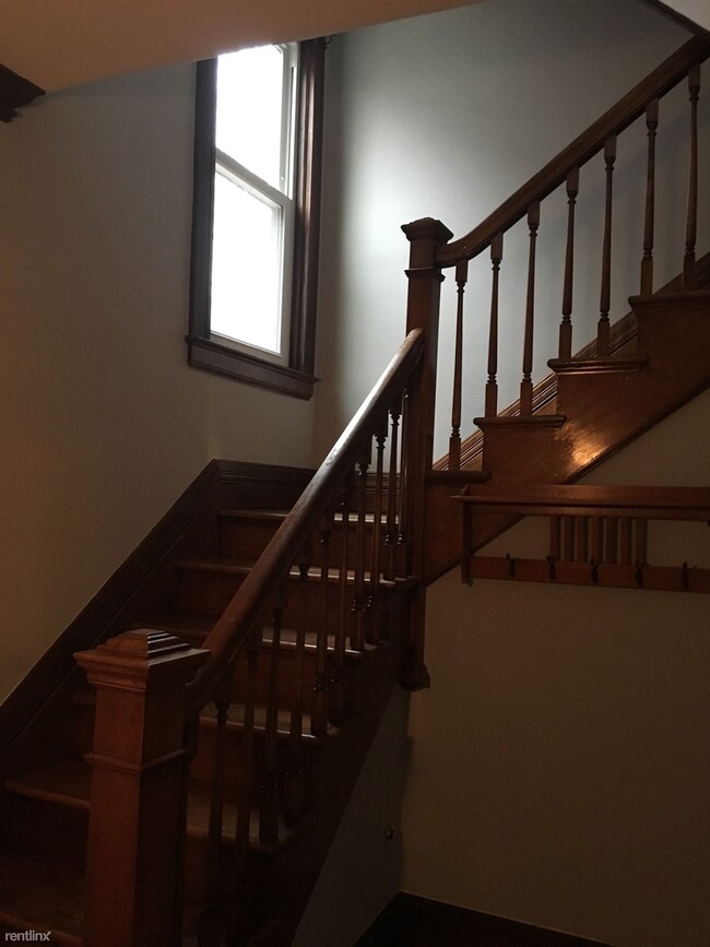 Foto del edificio - 4 br, 2 bath House - 555 Myrtle Ave