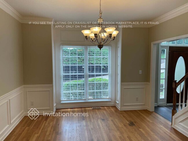 Foto del edificio - 915 Laurel Crest Dr