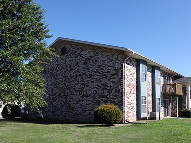 Building Photo - Stoneridge Apartments