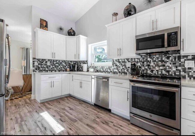 Building Photo - 3 br, 2 bath House - 514 Enfield Rd