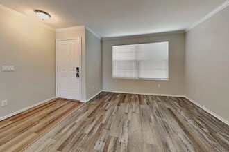 Building Photo - 6861 W Townley Ave