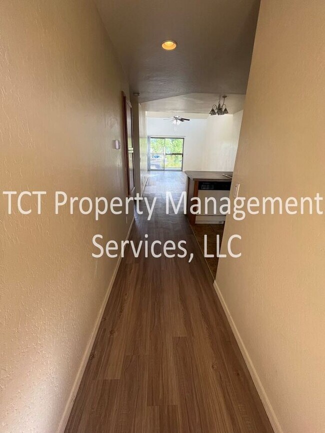 Foto del edificio - Two Bedroom Condo in Mesa!