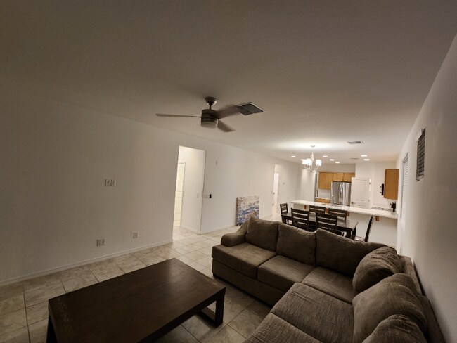 Foto del edificio - 8948 W Colter St