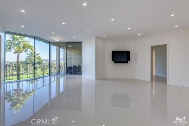 Building Photo - 900 Island Dr