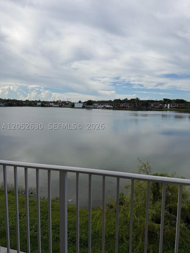 Foto del edificio - 310 NW 107th Ave