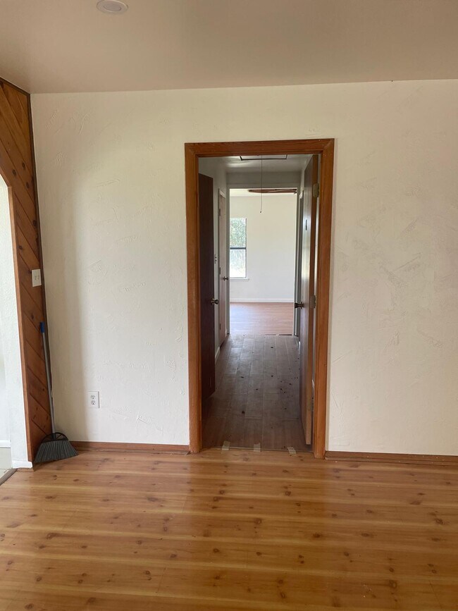 Building Photo - 10178 US-82