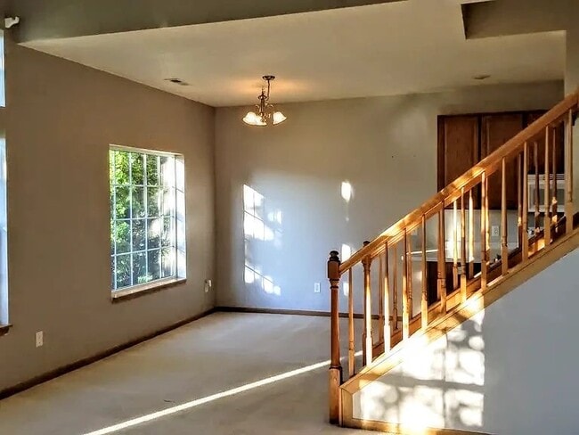 Building Photo - 18 Bridgewater Trail