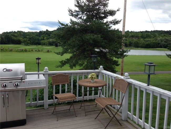 Foto del edificio - 317 Summerhaven Dr N