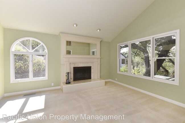 Building Photo - 549 Westgate Dr