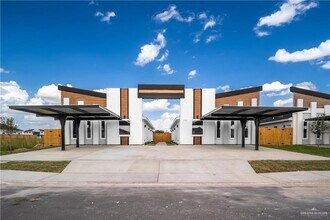 Building Photo - 608 N Onyx Ave