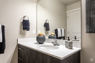 Studio, 1BA - 600 SF - West End District