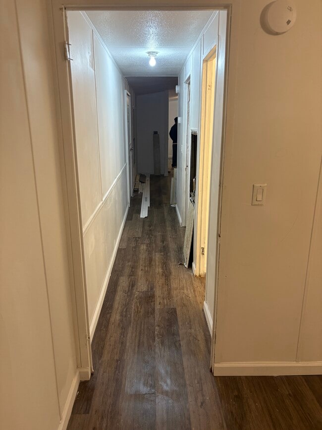 Building Photo - 736 Green Acres Ln