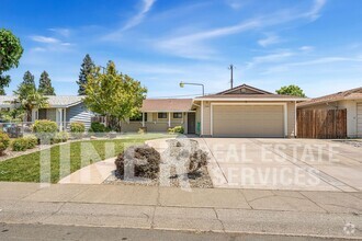 Building Photo - 5532 Manzanita Ave