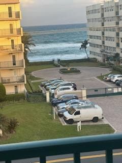 Building Photo - 1238 Hillsboro Mile