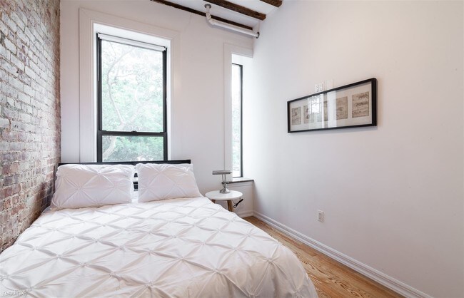 Foto del edificio - 2284 Adam Clayton Powell Jr Blvd