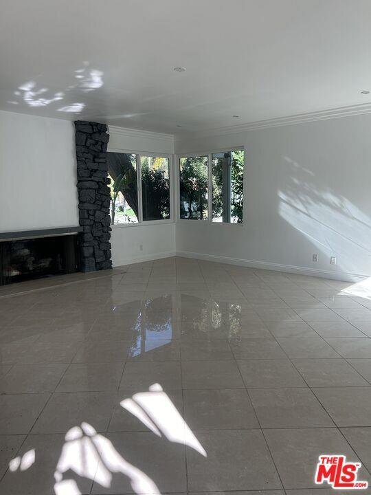 Building Photo - 18202 Lake Encino Drive, Los Angeles, CA 9...
