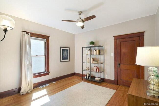 Building Photo - Craftsman Bungalow located in Potter Highl...