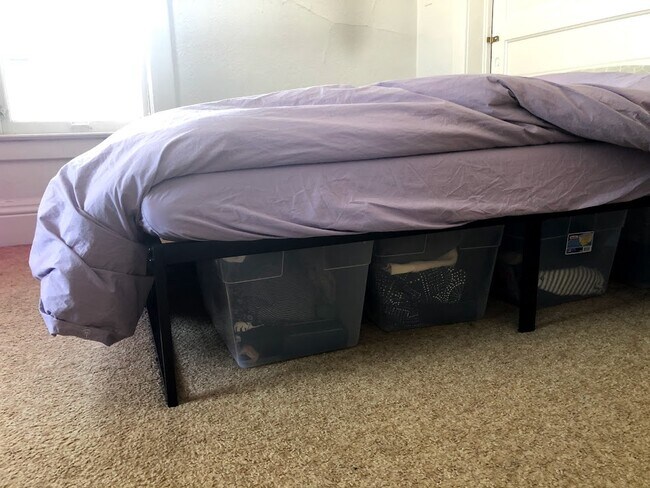 Building Photo - 717 S Main St