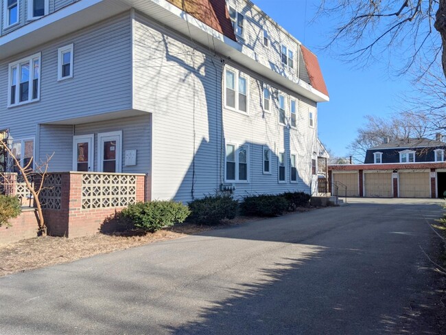 Building Photo - 246 Harvard St