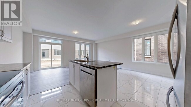 Building Photo - 15 Prudhoe Ter