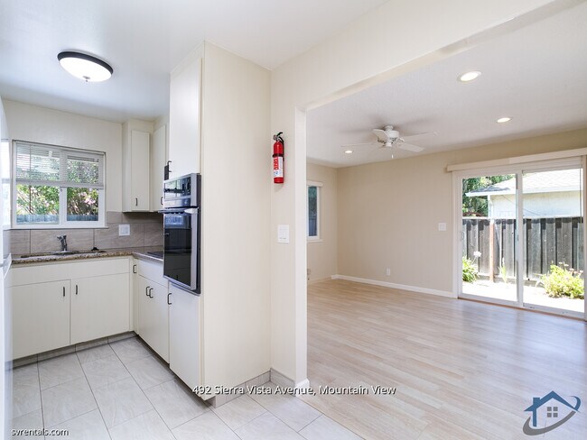 Building Photo - 492 Sierra Vista Ave