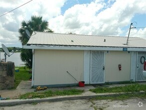 Building Photo - 1111 Cypress Gardens Blvd