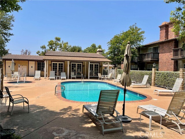 Building Photo - 942 S Glendora Ave
