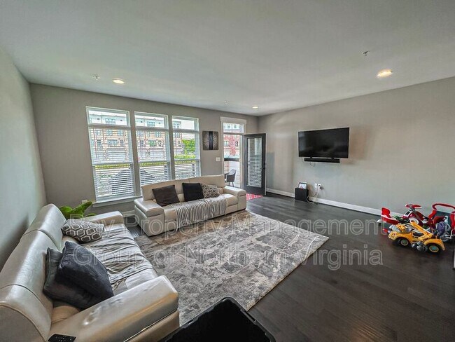 Building Photo - 42386 Soave Dr