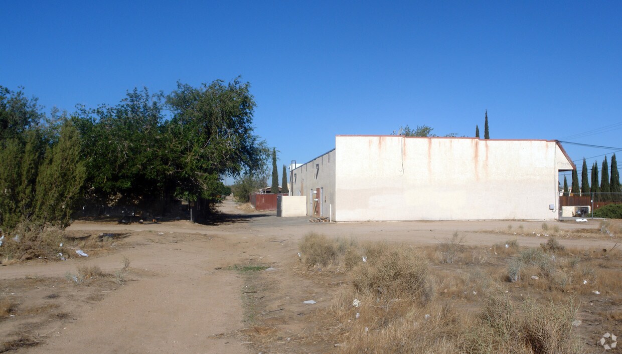 Foto del edificio - 16128 Orange St