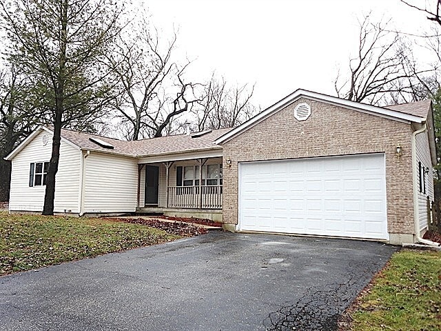 Primary Photo - 4312 E Lake Shore Dr