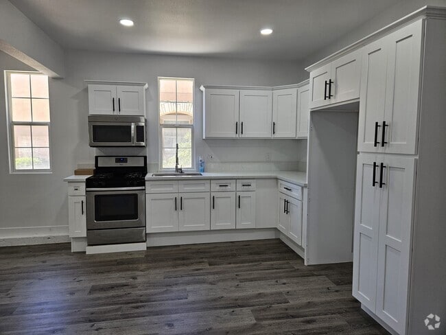 Building Photo - 2228 Tinder Ct