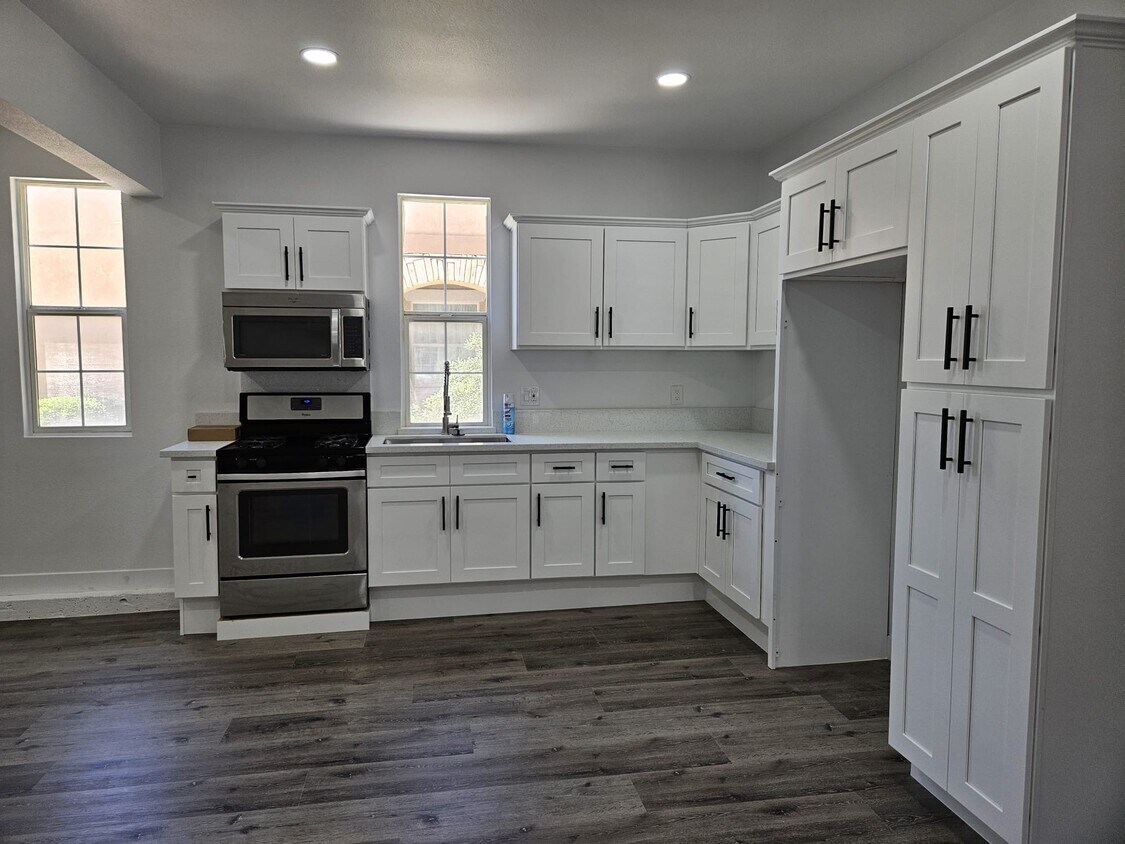 Foto principal - 2228 Tinder Ct