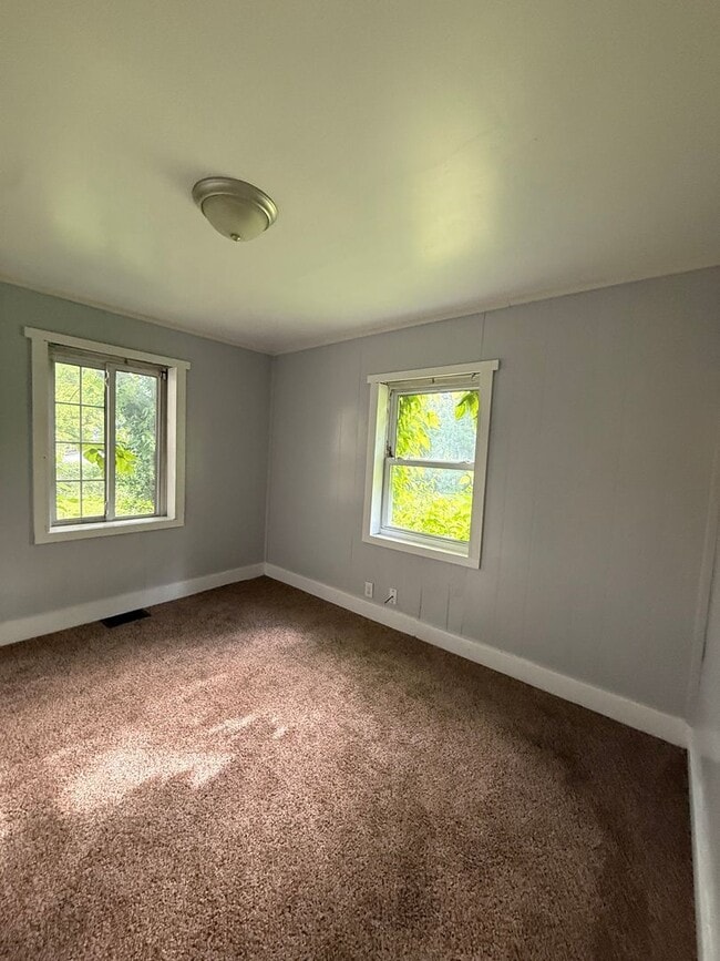 Building Photo - 4 Bedroom Home in Dayton