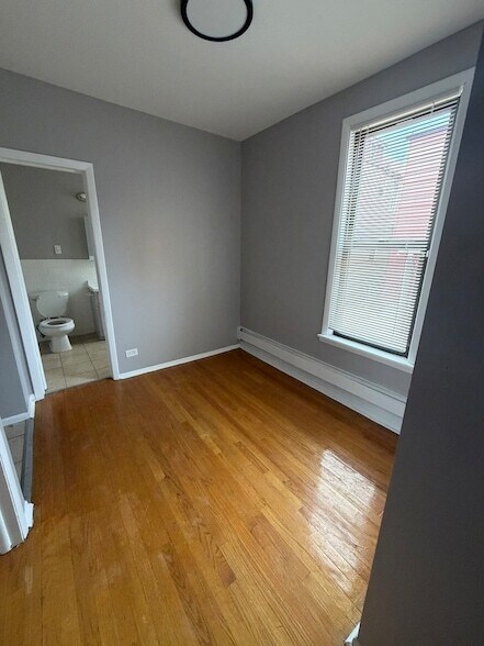 Foto del edificio - 10401 S Ewing Ave