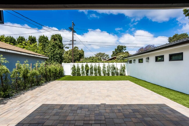 Building Photo - 5713 Ranchito Ave
