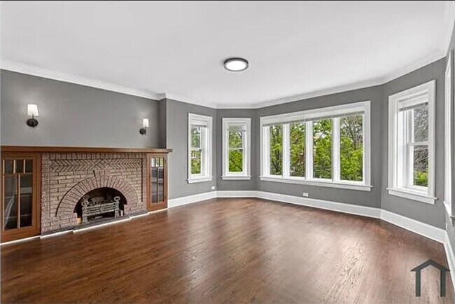 Building Photo - 8210 S Marshfield Ave