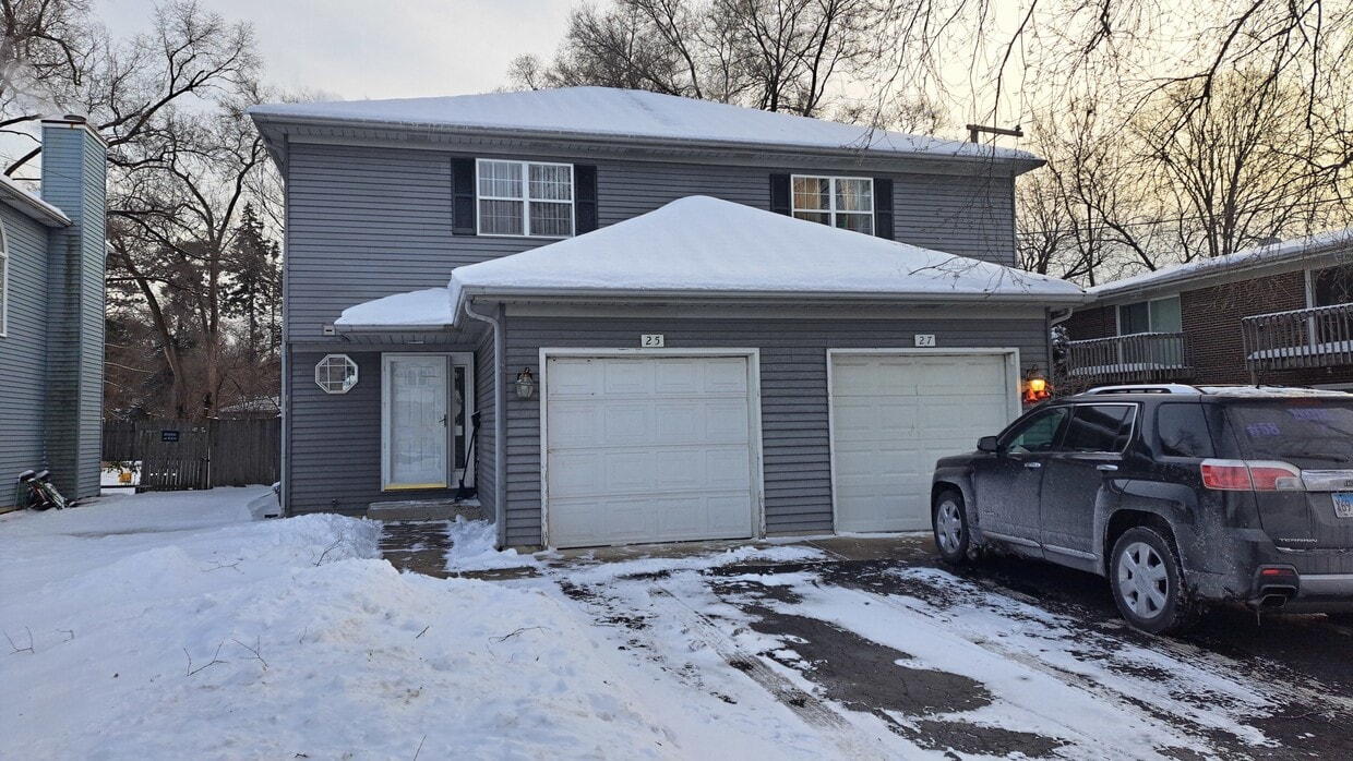 25 W Willow St, Lombard, IL 60148 Condo for Rent in Lombard, IL