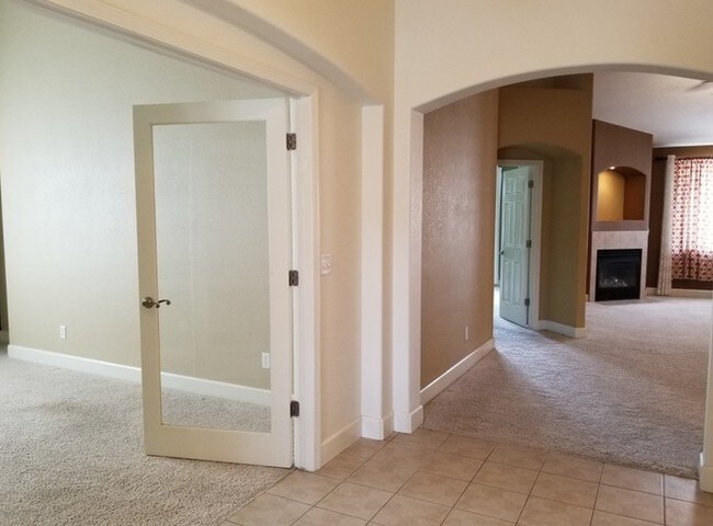 Foto del edificio - Home For Rent in Ruhenstroth/Gardnerville