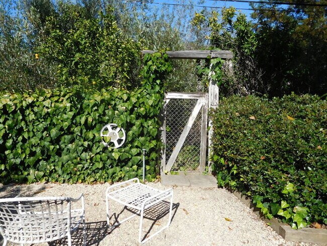 Building Photo - 5 Bed / 2 Bath SLO Home Near Poly
