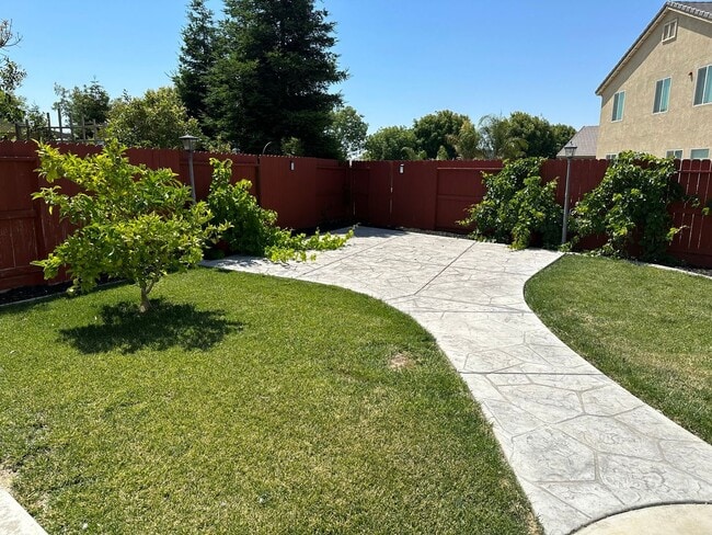 Foto del edificio - Coming Soon – Luxurious 5 Bedroom, 3 Bath ...