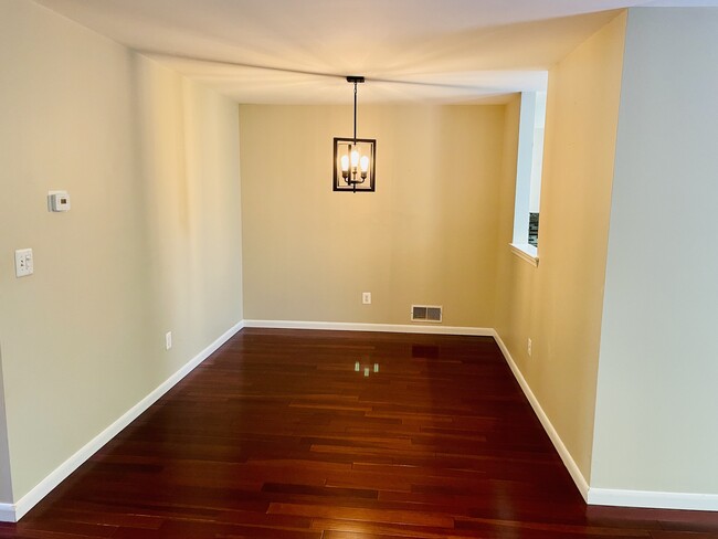 Building Photo - 94 Heron Ct