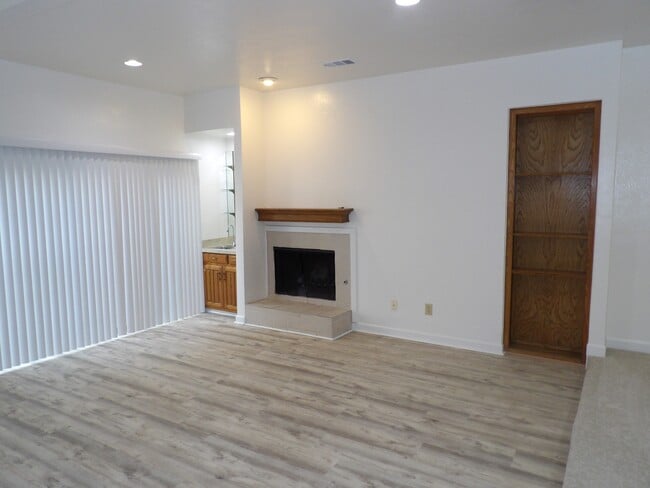Building Photo - 3909 Rawlins St
