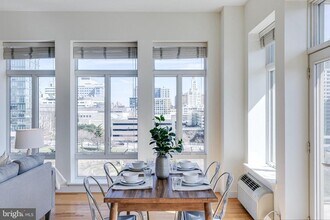 Building Photo - 1900 Hamilton St