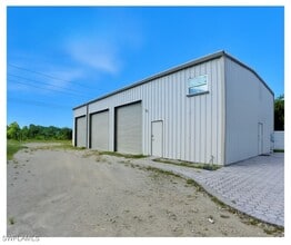 Building Photo - 6070 Lancewood Way